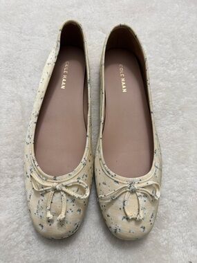 Cole Haan Cream Floral Bow Ballet Flats with Speckled Print